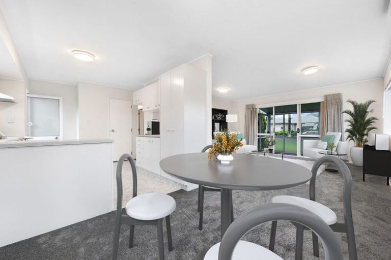 Photo of property in 32a Lakeside Drive, Orewa, 0931
