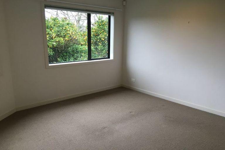 Photo of property in 1a Burford Place, Mellons Bay, Auckland, 2014