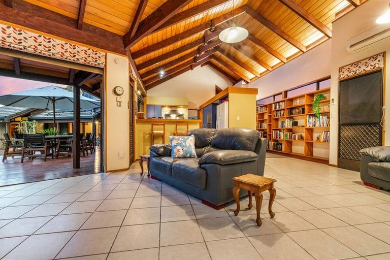 Photo of property in 106 Kowhai Road, Campbells Bay, Auckland, 0630