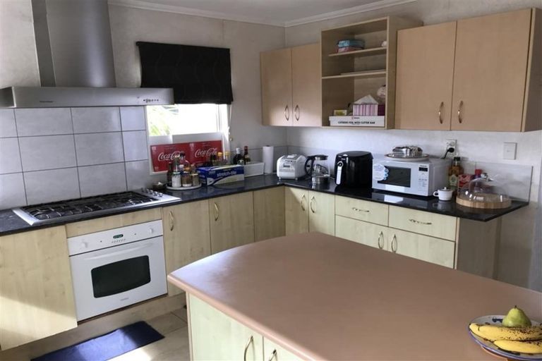 Photo of property in 22 Attymon Lane, East Tamaki, Auckland, 2016