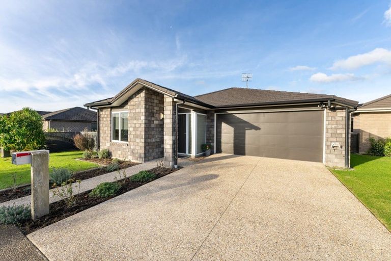 Photo of property in 31 Scoria Close, Pyes Pa, Tauranga, 3112