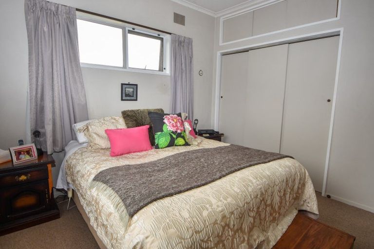 Photo of property in 1 Philip Street, Carterton, 5713