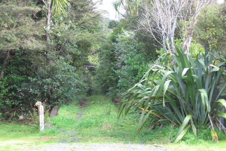 Photo of property in 36 Grand View Road, Leigh, 0985