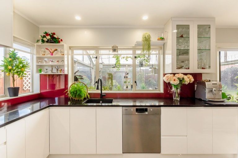 Photo of property in 63 Weggery Drive, Waikanae Beach, Waikanae, 5036