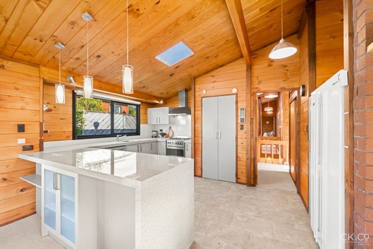 Photo of property in 5 Seymour Grove, Kingsley Heights, Upper Hutt, 5018