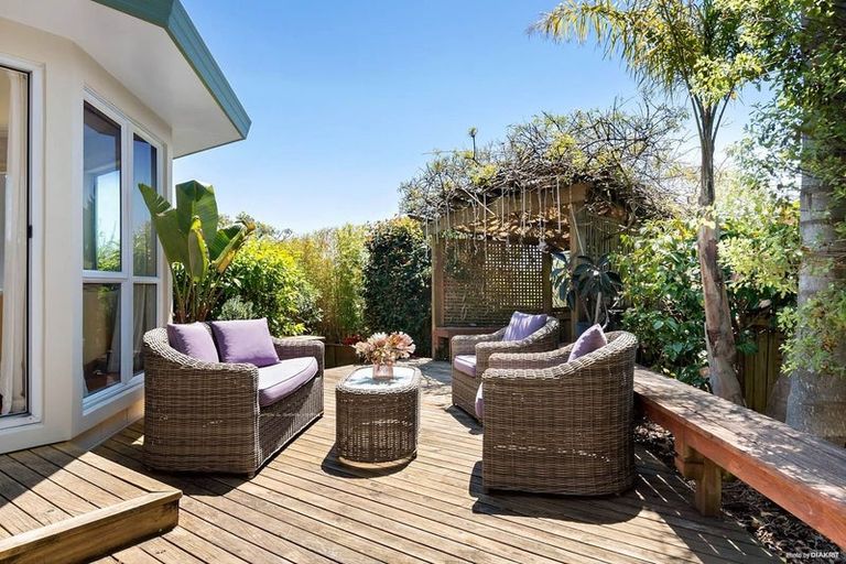 Photo of property in 22 John Brooke Crescent, East Tamaki Heights, Auckland, 2016