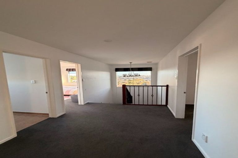 Photo of property in 28 Ballymore Drive, Pinehill, Auckland, 0632