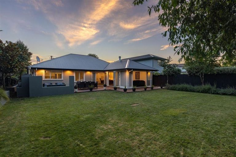 Photo of property in 84 Trafalgar Street, St Albans, Christchurch, 8014