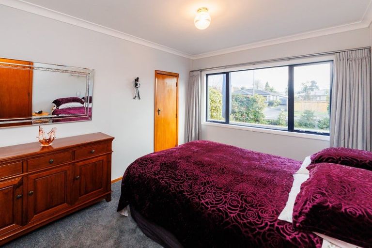 Photo of property in 16 Saint Albans Avenue, Hokowhitu, Palmerston North, 4410