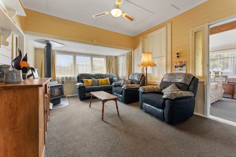 Photo of property in 16 Punga Street, Tangimoana, 4822