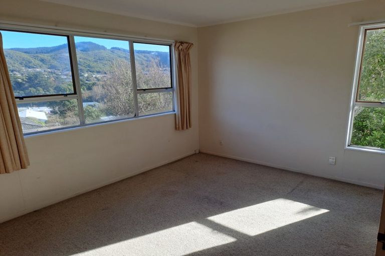 Photo of property in 84 Taylor Terrace, Tawa, Wellington, 5028