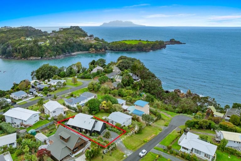 Photo of property in 43 Cumberland Street, Leigh, 0985