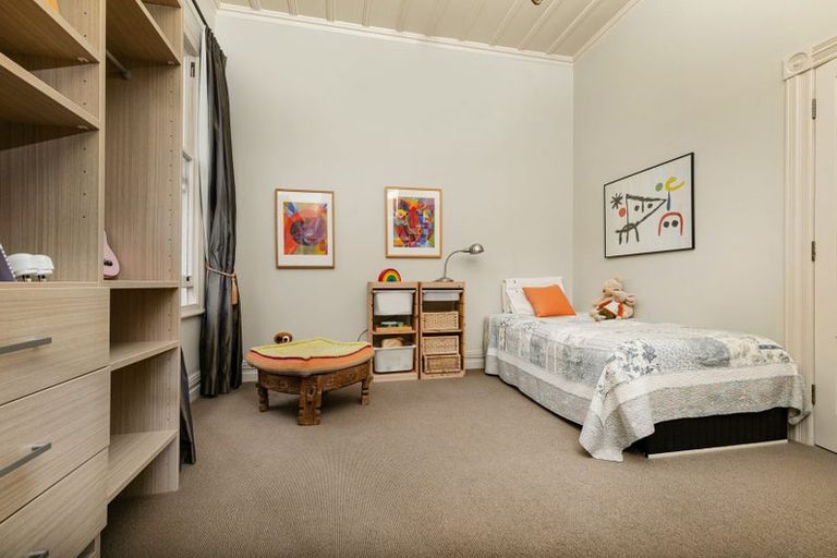 Photo of property in 278a Forest Hill Road, Waiatarua, Auckland, 0612