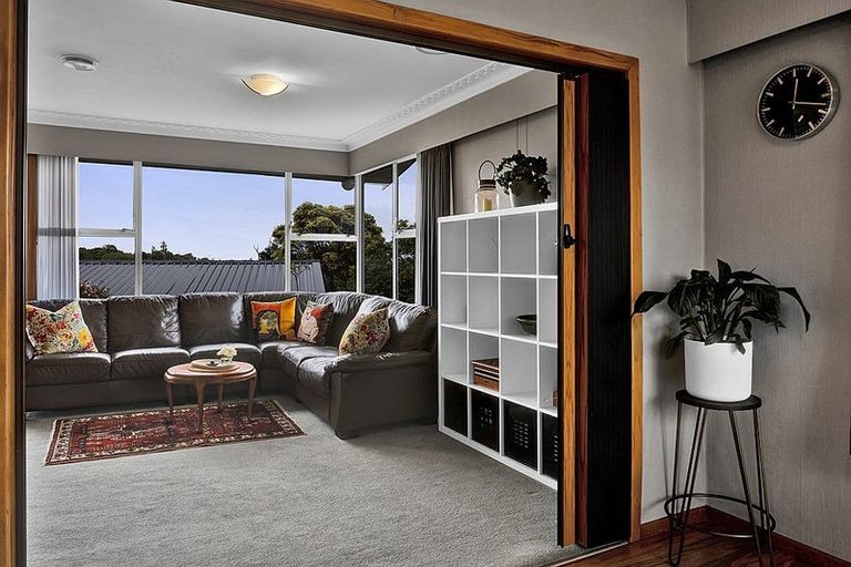 Photo of property in 14 Montana Place, Merrilands, New Plymouth, 4312