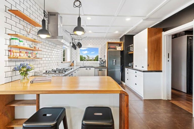 Photo of property in 190 Great South Road, Drury, 2113