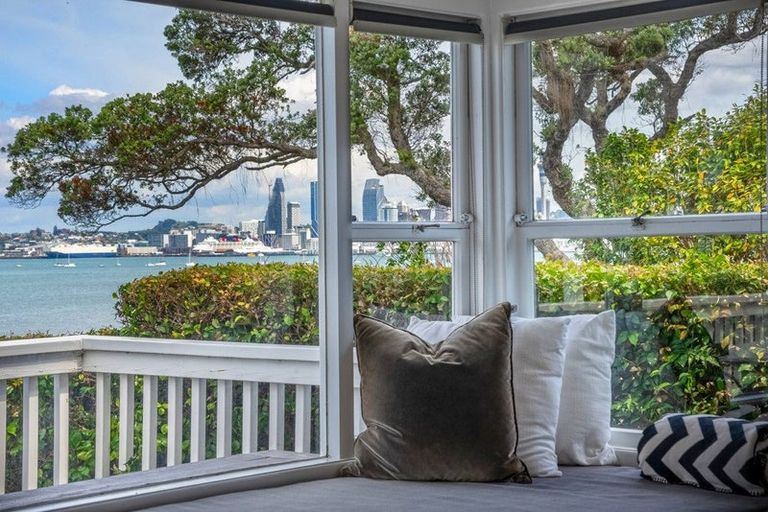 Photo of property in 2/81 Sylvan Avenue, Northcote, Auckland, 0627