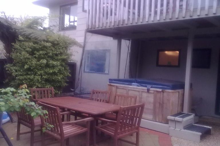 Photo of property in 141 West Harbour Drive, West Harbour, Auckland, 0618