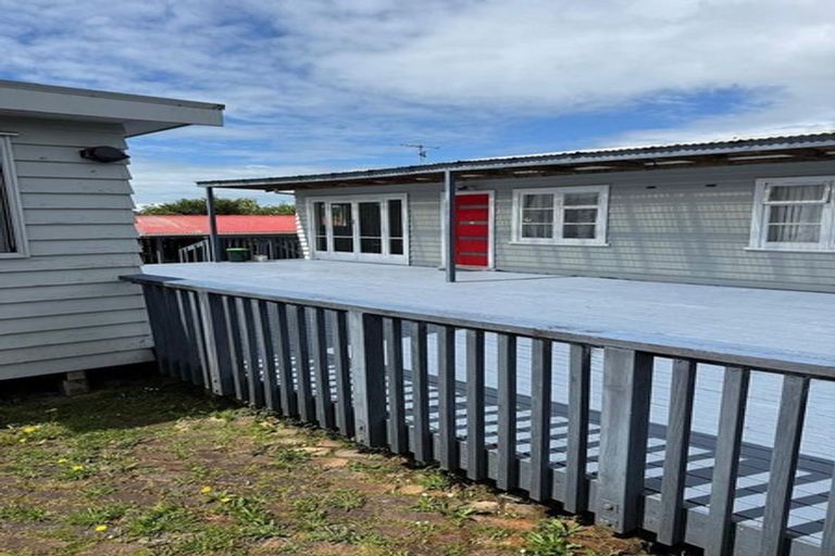 Photo of property in 2/18 Tahi Terrace, Glen Eden, Auckland, 0602