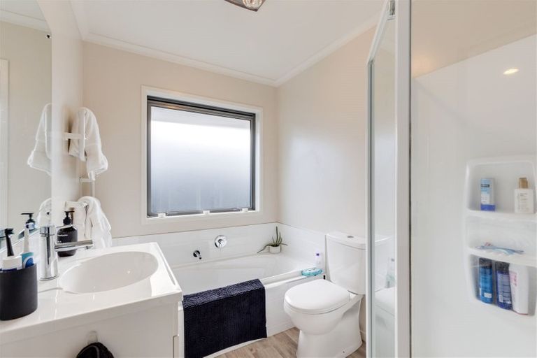 Photo of property in 17 Limbrick Crescent, Wigram, Christchurch, 8042