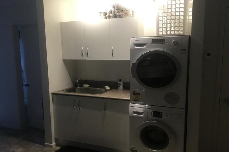 Photo of property in 28 Redwood Crescent, Hurdon, New Plymouth, 4310