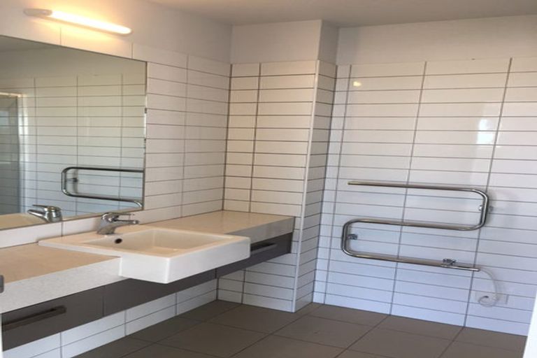 Photo of property in Bella Vista, 3g/84 Gunner Drive, Te Atatu Peninsula, Auckland, 0610