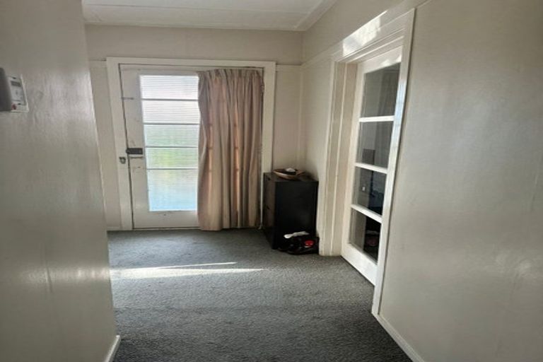 Photo of property in 1/79 Sylvan Avenue, Northcote, Auckland, 0627