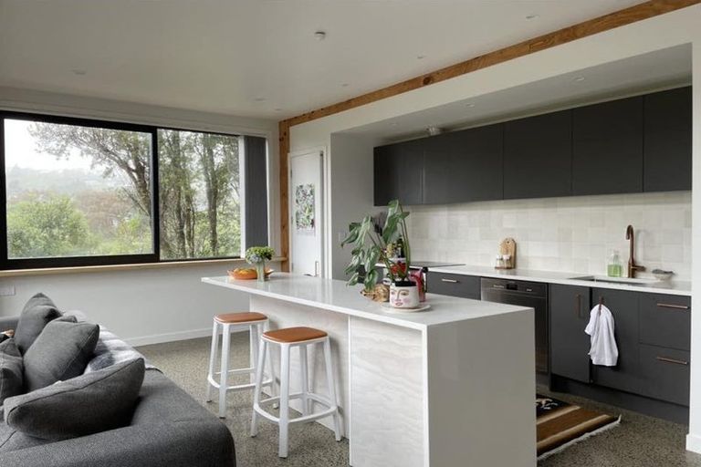 Photo of property in 14a Middleton Road, Johnsonville, Wellington, 6037