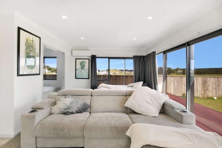 Photo of property in 21 Story Street, Foxton Beach, Foxton, 4815