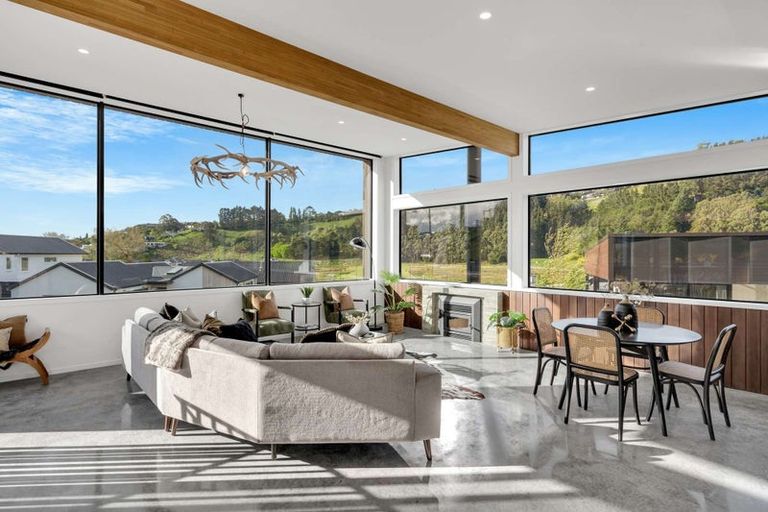 Photo of property in 13 Round Hill Rise, Cracroft, Christchurch, 8022