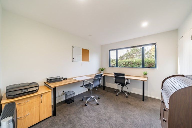 Photo of property in 11 Corlett Road, Plimmerton, Porirua, 5026