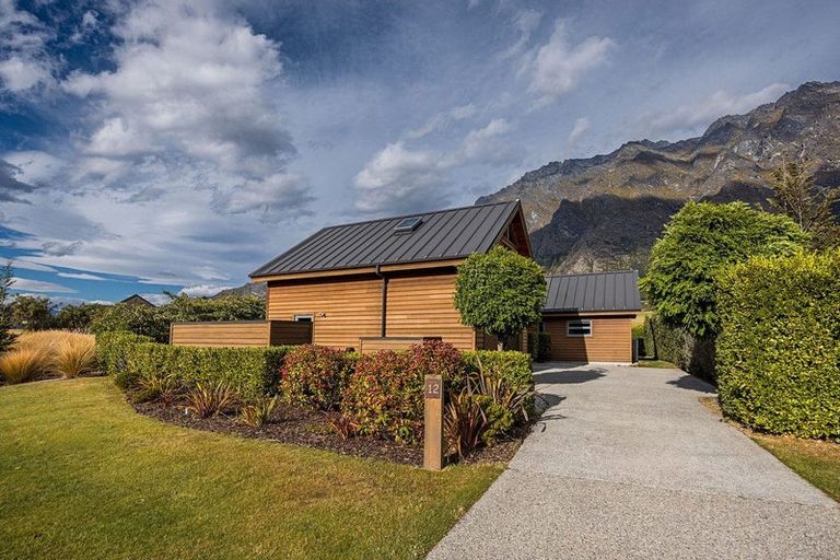 Photo of property in 12 Pendeen Crescent, Jacks Point, Queenstown, 9371