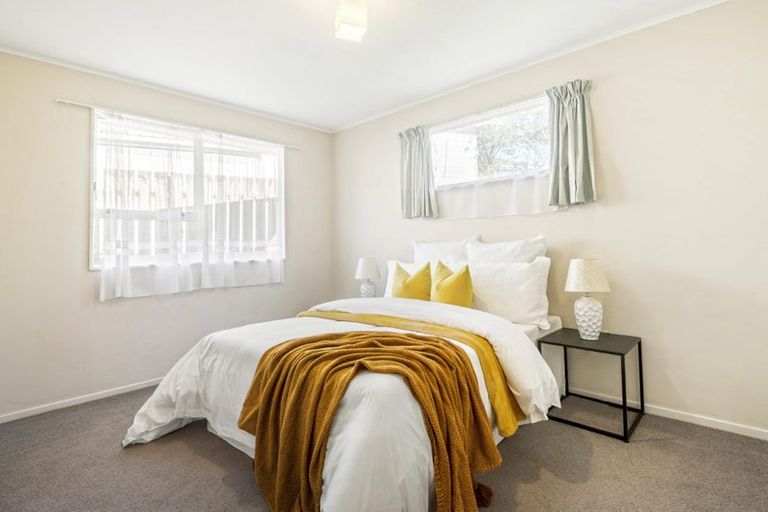 Photo of property in 3 Tesla Place, Totara Vale, Auckland, 0629