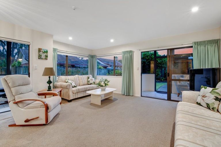 Photo of property in 15a Puriri Avenue, Orewa, 0931