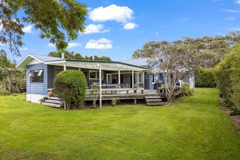 Photo of property in 71 Jones Road, Tawharanui Peninsula, Warkworth, 0986