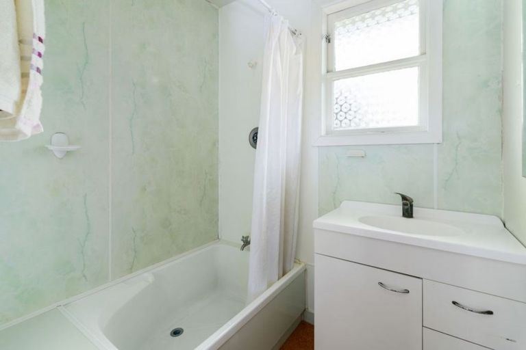 Photo of property in 14 Compton Street, Fenton Park, Rotorua, 3010