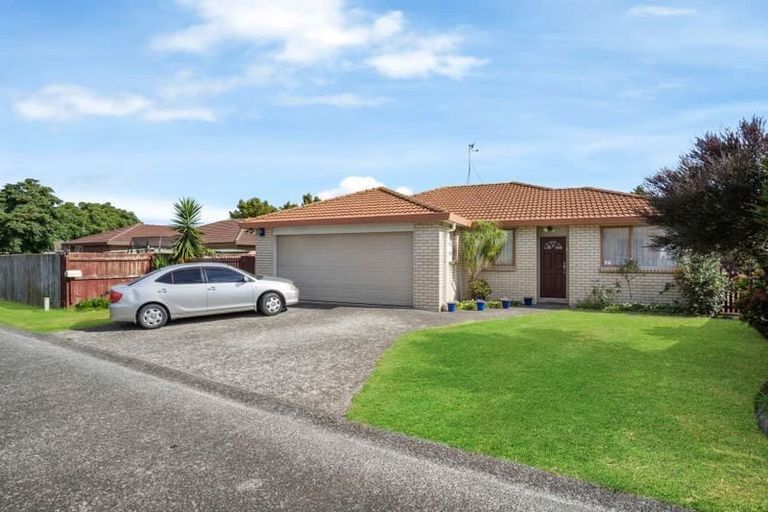 Photo of property in 12 Scotts Field Drive, Takanini, 2112