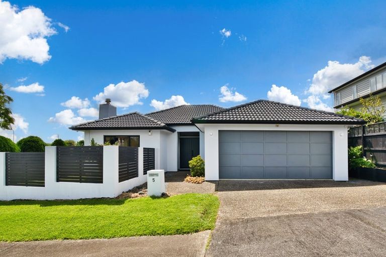 Photo of property in 5 Phoenicia Court, The Gardens, Auckland, 2105