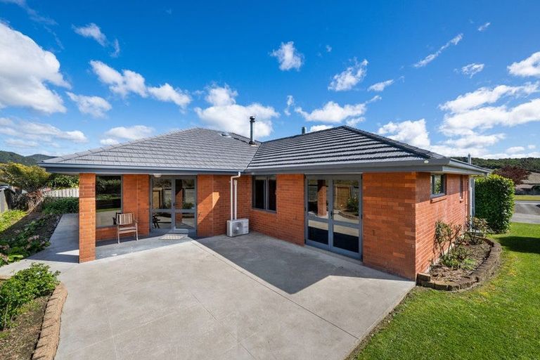 Photo of property in 20 Admiralty Place, Waikawa, Picton, 7220