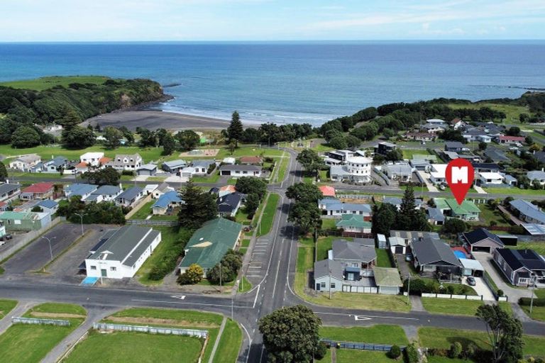 Photo of property in 35 Fox Street, Opunake, 4616