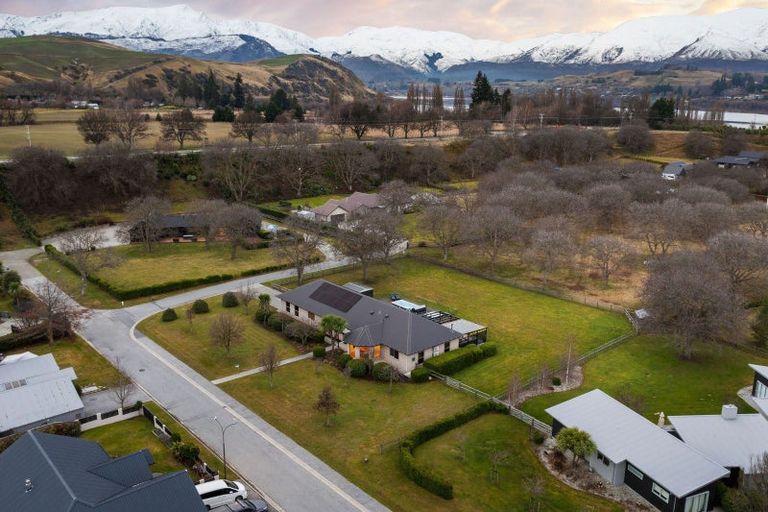 Photo of property in 4 Crawford Place, Lake Hayes, Queenstown, 9304