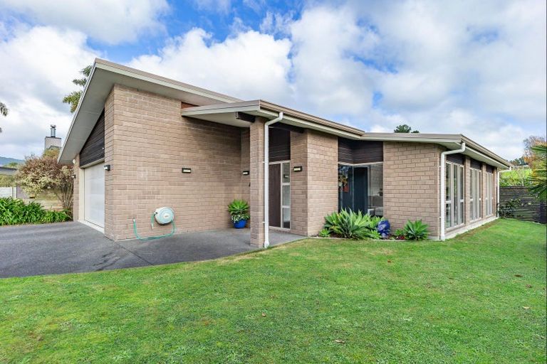 Photo of property in 190 Roslyn Road, Levin, 5510