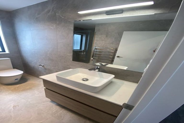 Photo of property in 132 Bucklands Beach Road, Bucklands Beach, Auckland, 2012