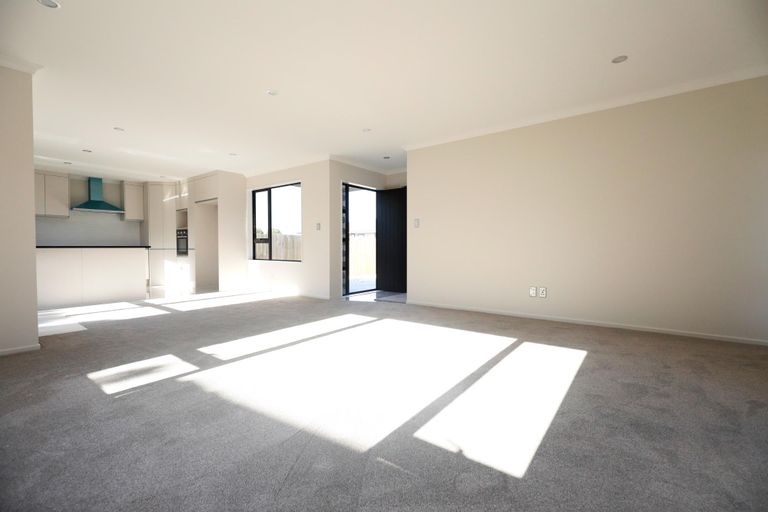 Photo of property in 9a Rimu Street, New Lynn, Auckland, 0600