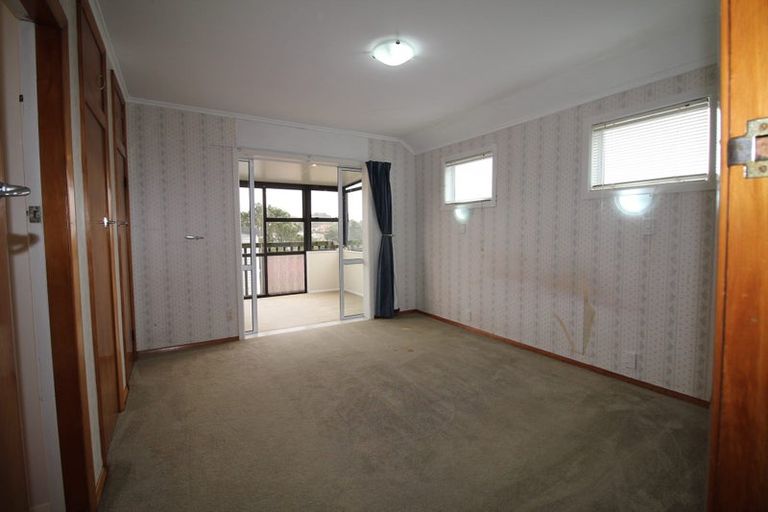 Photo of property in 13 Warrington Grove, Newlands, Wellington, 6037