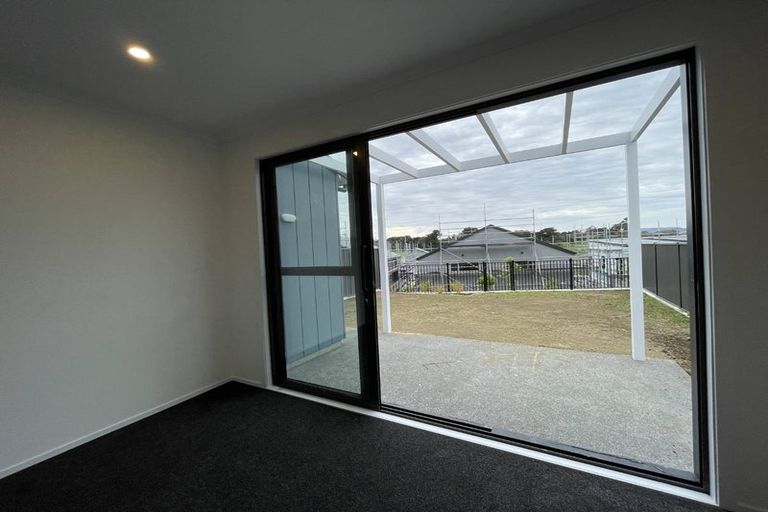 Photo of property in 16 Hokioi Drive, Kenepuru, Porirua, 5022