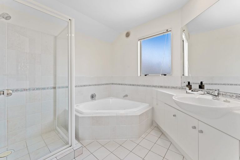 Photo of property in 1/3 Sylvan Park Avenue, Milford, Auckland, 0620