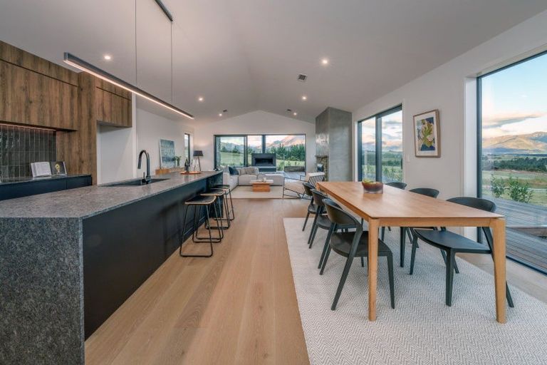 Photo of property in 30 Carrickmore Crescent, Wanaka, 9305