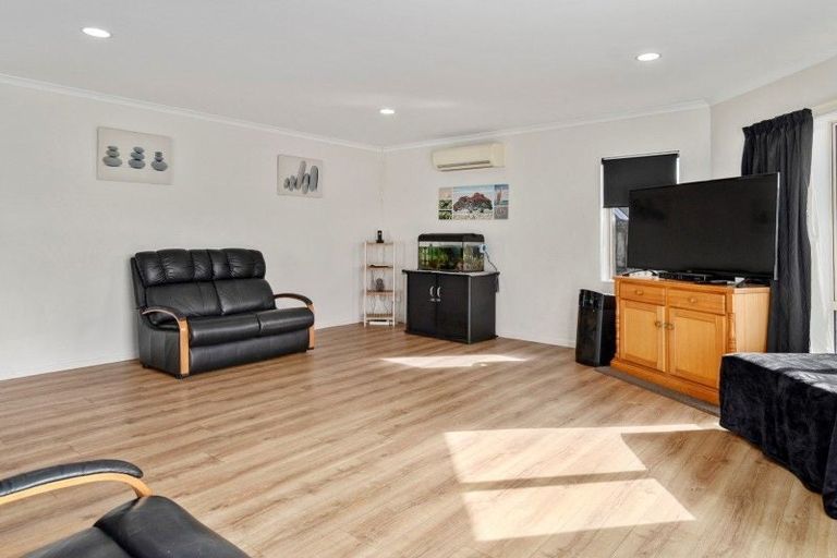 Photo of property in 92 Denny Hulme Drive, Mount Maunganui, 3116
