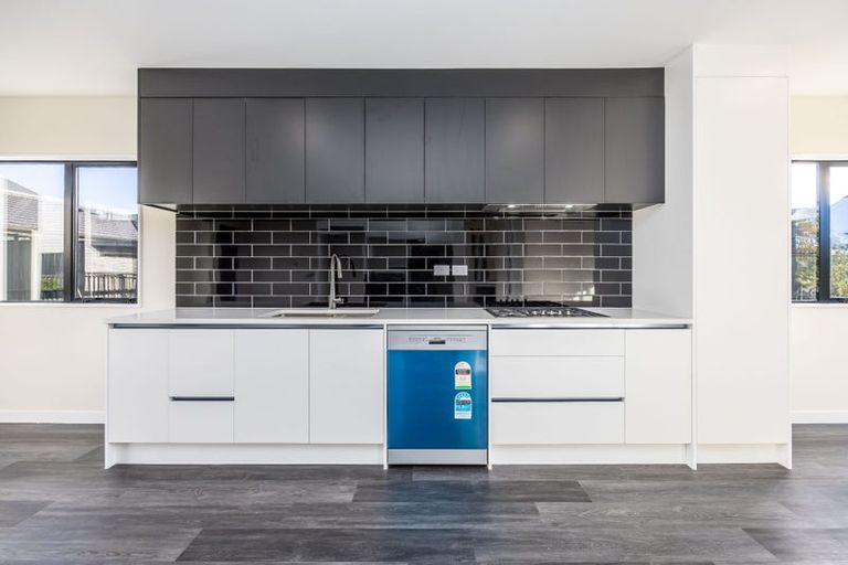 Photo of property in 22b Lumbarda Drive, Kumeu, 0810