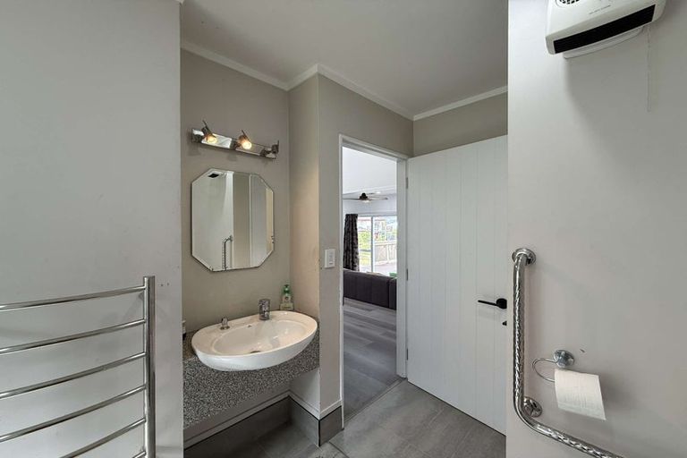 Photo of property in 9 Iona Place, Papakowhai, Porirua, 5024